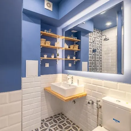Apartment Designer & Cozy 2bd Flat With A Parking In The Center By Flat Mаnager
