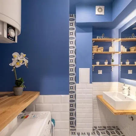 Apartmán Designer & Cozy 2bd Flat With A Parking In The Center By Flat Mаnager