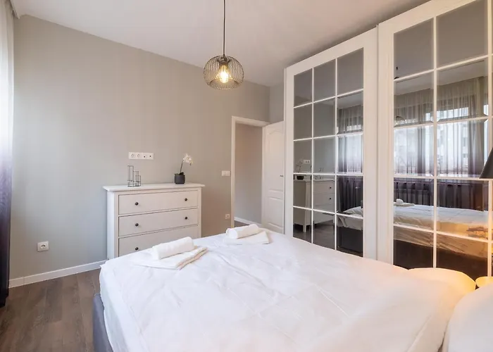 Designer & Cozy 2bd Flat With A Parking In The Center By Flat Mаnager * София