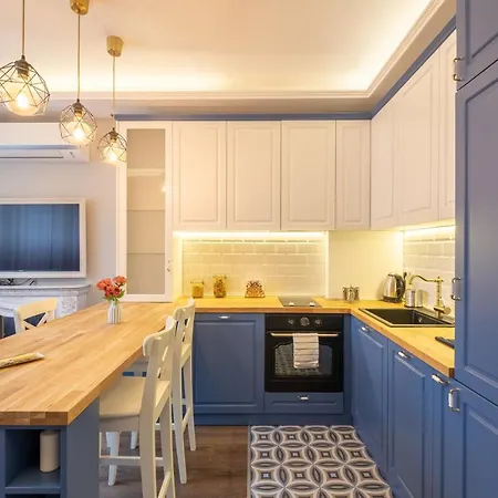 Designer & Cozy 2bd Flat With A Parking In The Center By Flat Mаnager *