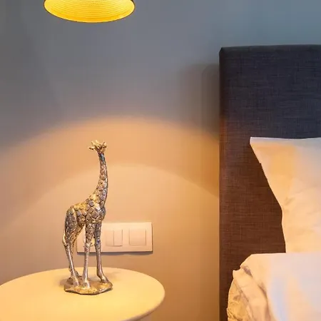 Daire Designer & Cozy 2bd Flat With A Parking In The Center By Flat Mаnager Sofya