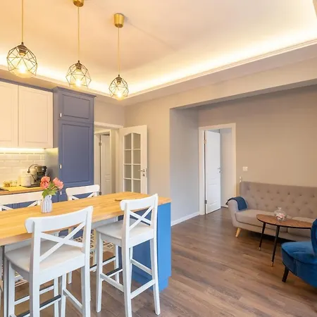 Designer & Cozy 2bd Flat With A Parking In The Center By Flat Mаnager *