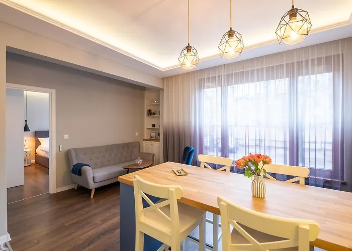 Designer & Cozy 2bd Flat With A Parking In The Center By Flat Mаnager شقة *