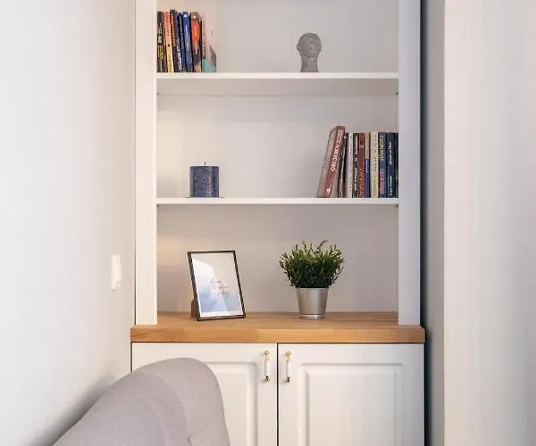 شقة Designer & Cozy 2bd Flat With A Parking In The Center By Flat Mаnager *